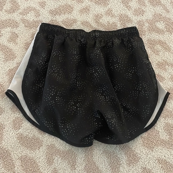 Nike Dri Fit Shorts - Picture 7 of 8